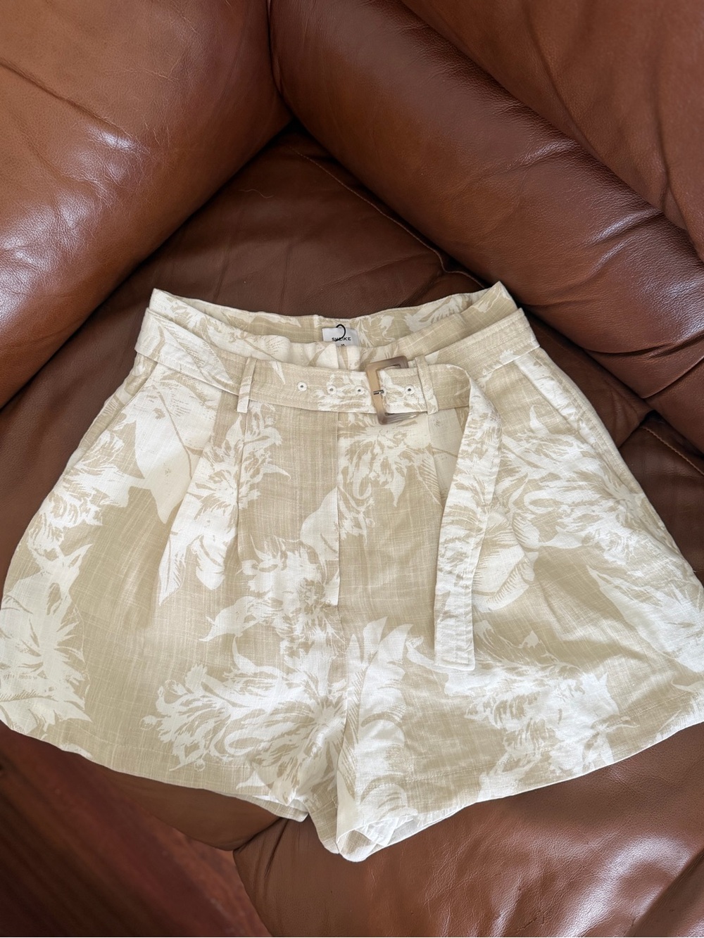 Sheike Women's Cream Floral Belted Shorts